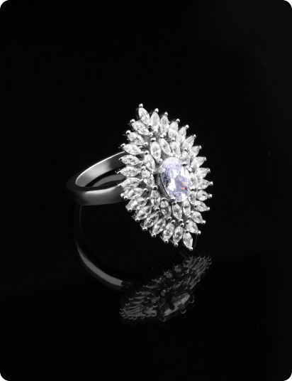 Immagine rappresentativa di anello con brillanti personalizzabile attraverso il Configuratore 3D che rappresenta settore lusso per cui opera Tredo